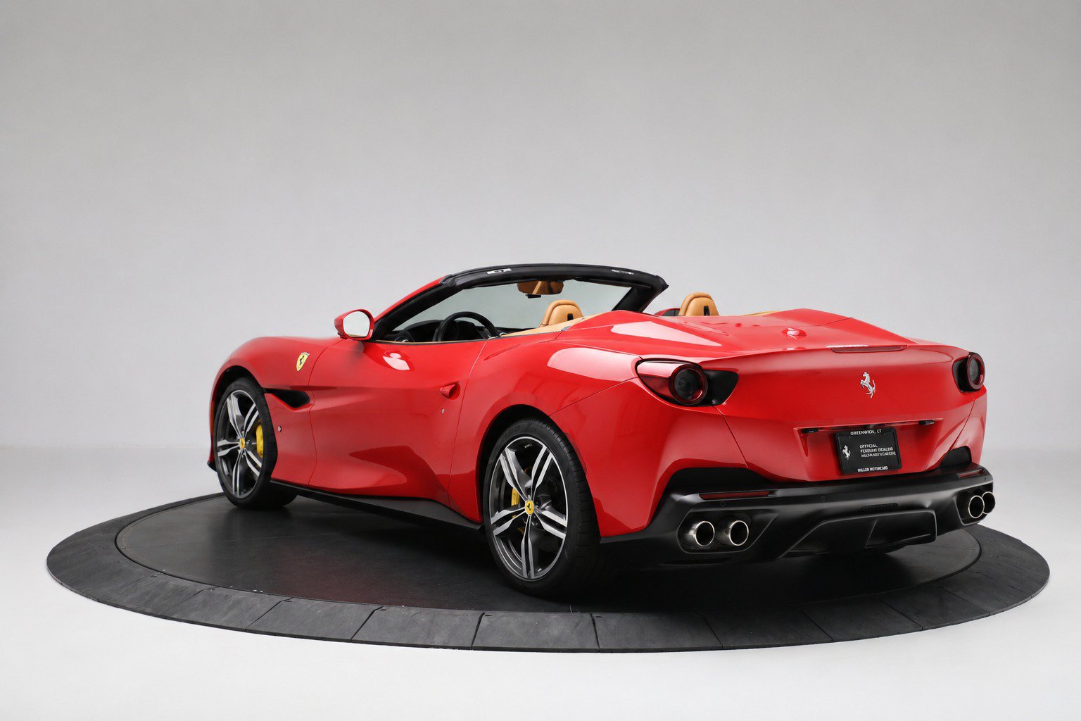 Used 2019 Ferrari Portofino RWD image 4
