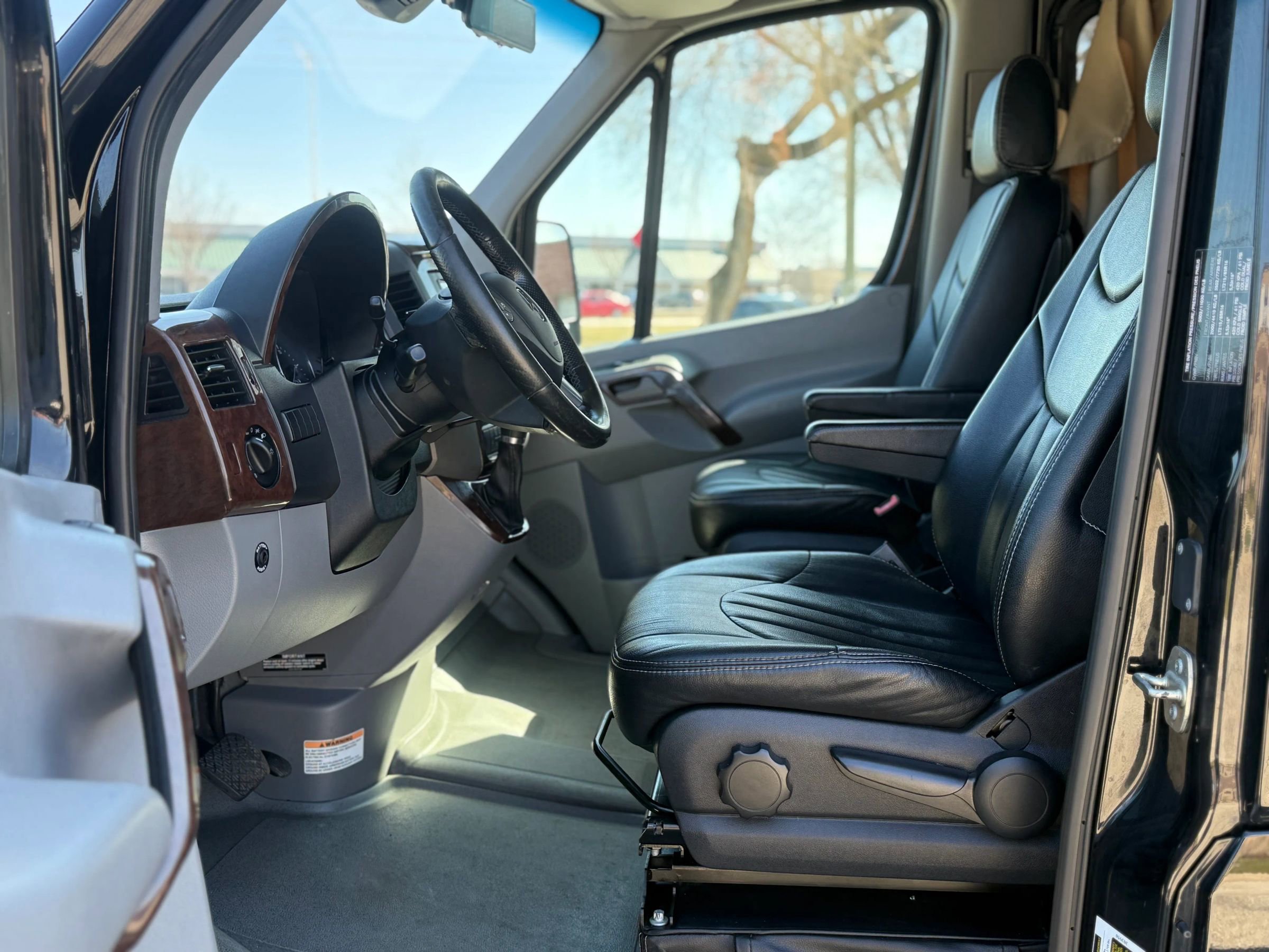Used 2015 Mercedes-Benz Sprinter 3500 image 9