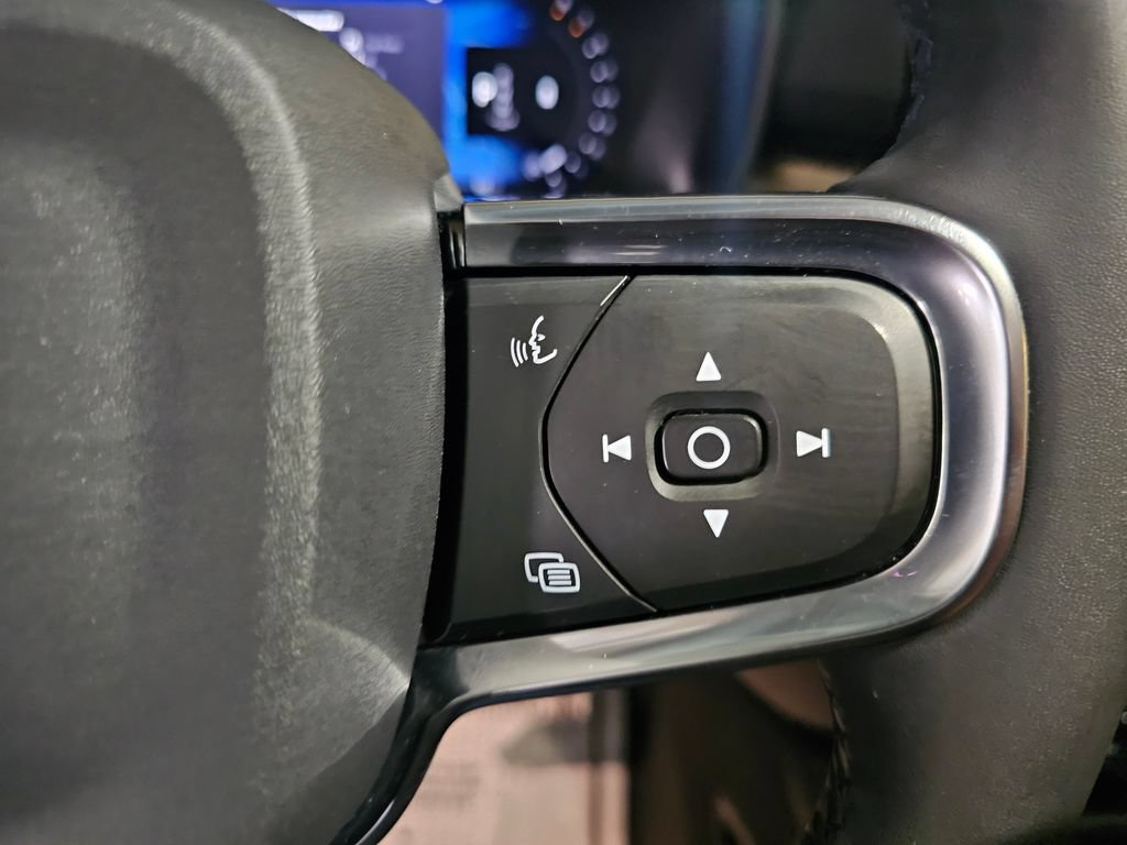 Certified 2024 Volvo XC40 B5 Plus w/ Protection Package Premier AWD/4WD image 20
