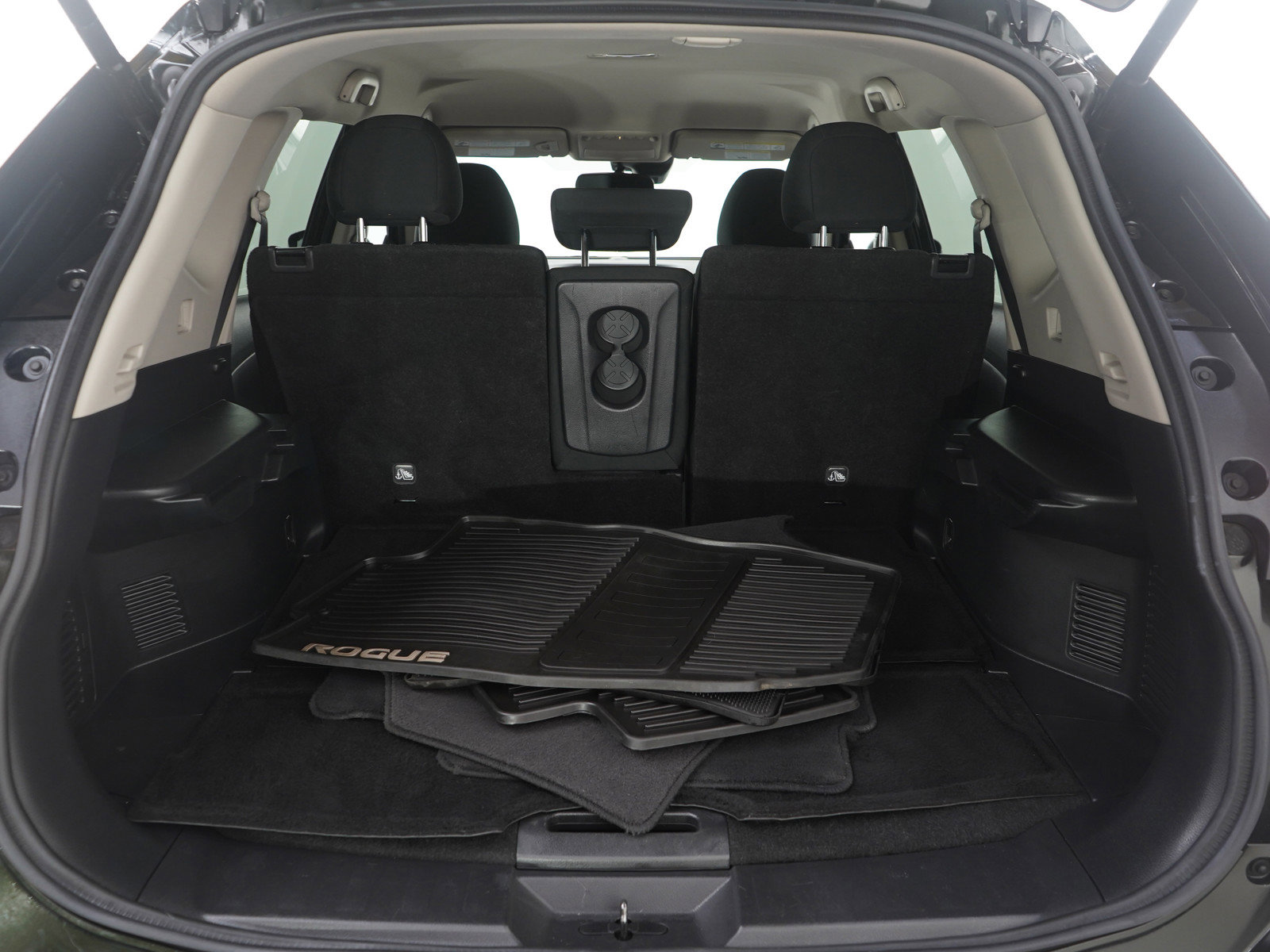 Used 2020 Nissan Rogue SV image 9