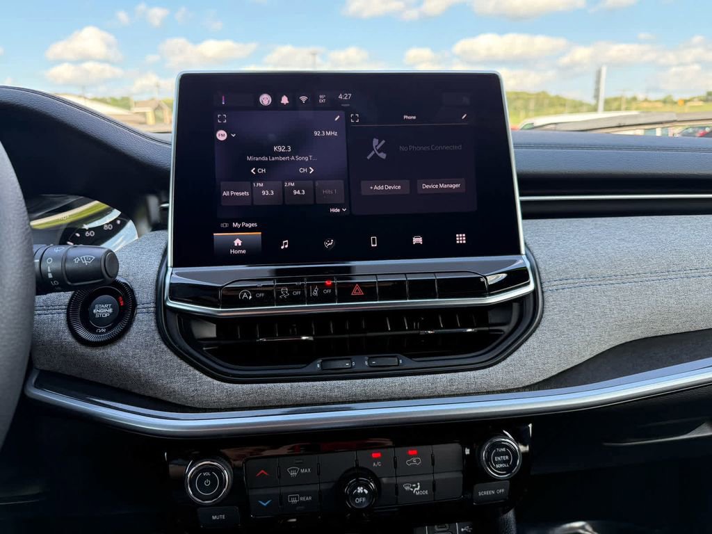 Used 2024 Jeep Compass Sport image 21