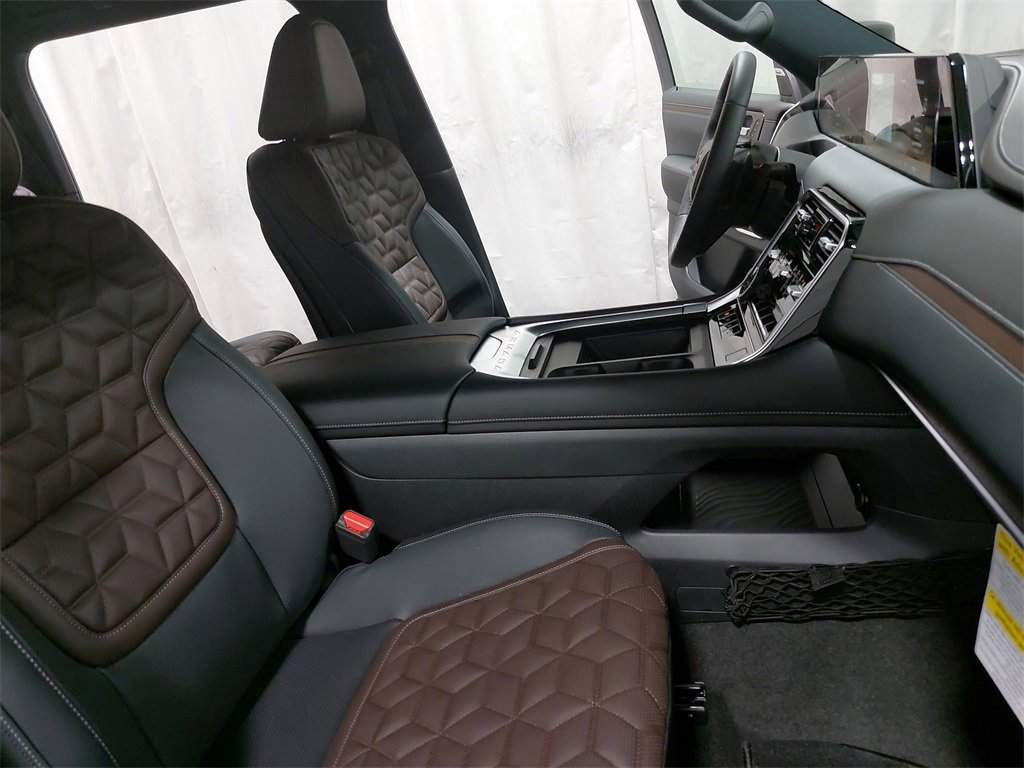 New 2026 Nissan Armada Platinum image 10