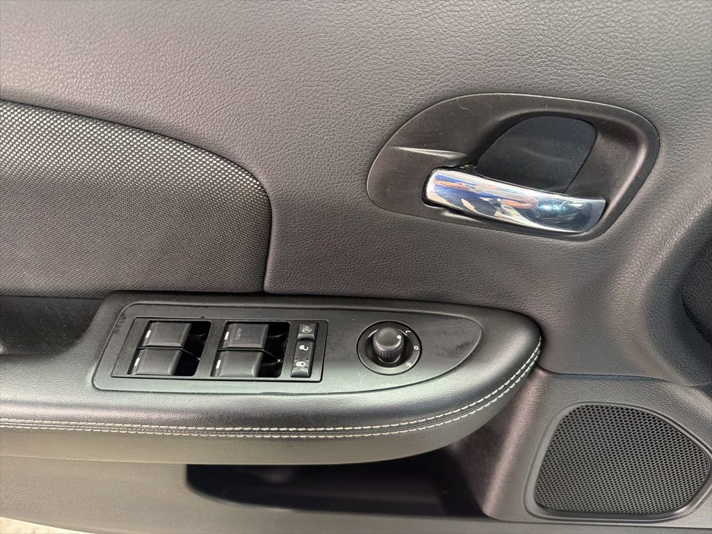 Used 2014 Dodge Avenger SXT w/ Blacktop Package image 13