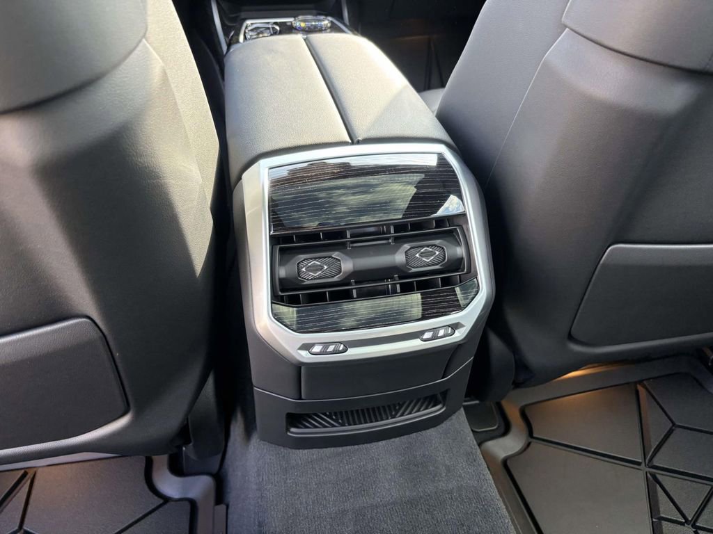 New 2026 BMW 740i xDrive image 34