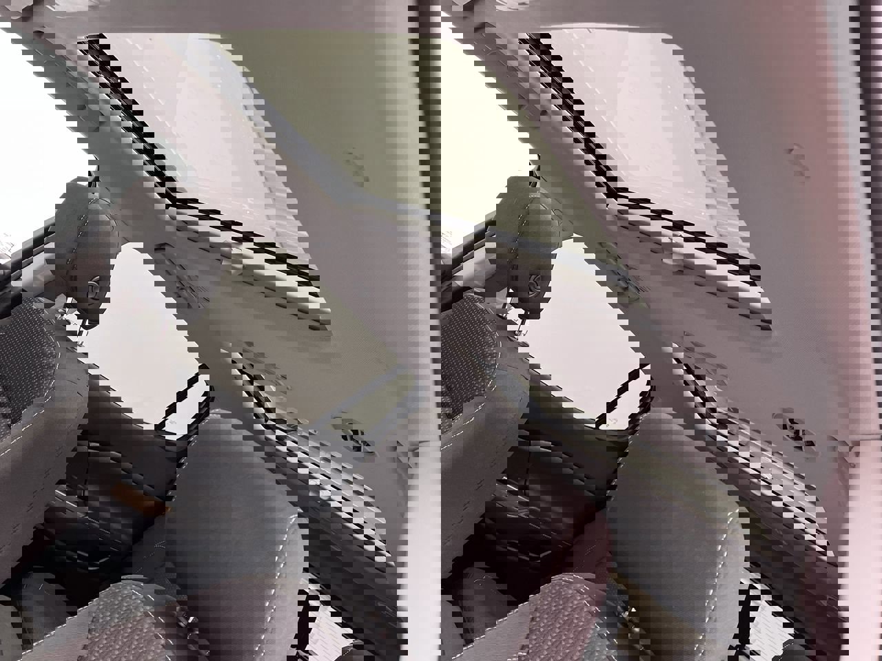 Certified 2023 GMC Acadia SLE w/ Driver Convenience Package image 7