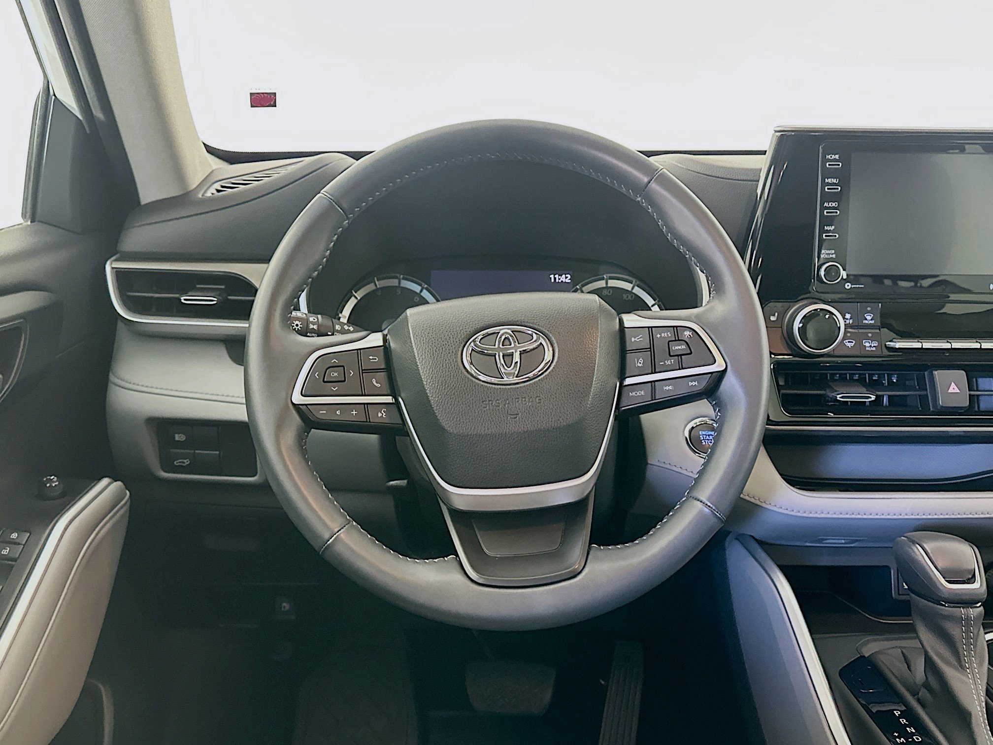 Used 2022 Toyota Highlander XLE image 18