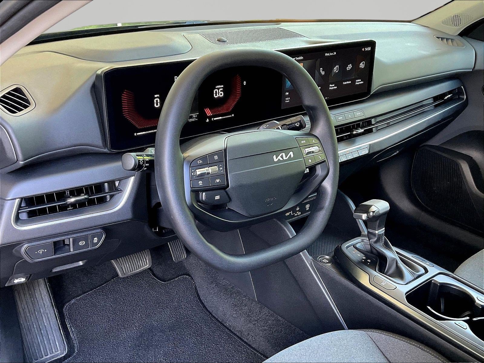 Used 2025 Kia K4 FWD image 16