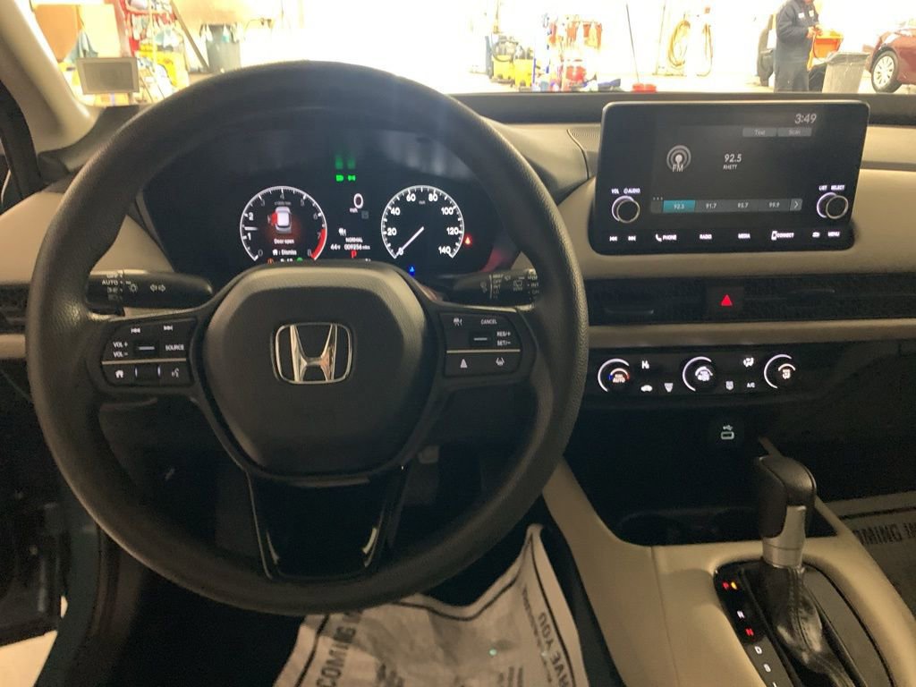 Used 2023 Honda HR-V LX image 15