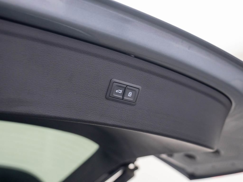 Used 2020 Audi Q5 2.0T Premium w/ Convenience Package image 36