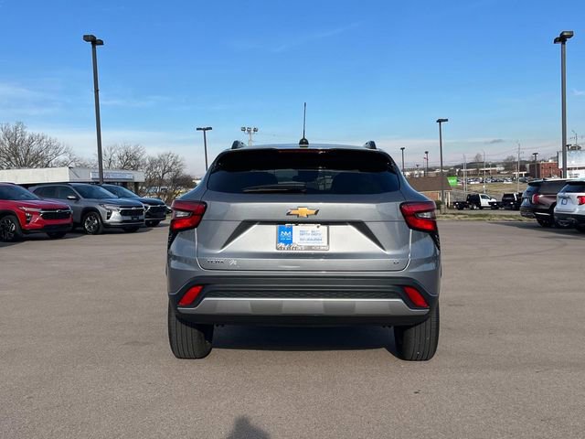 Certified 2025 Chevrolet Trax LT w/ LT Convenience Package FWD image 5