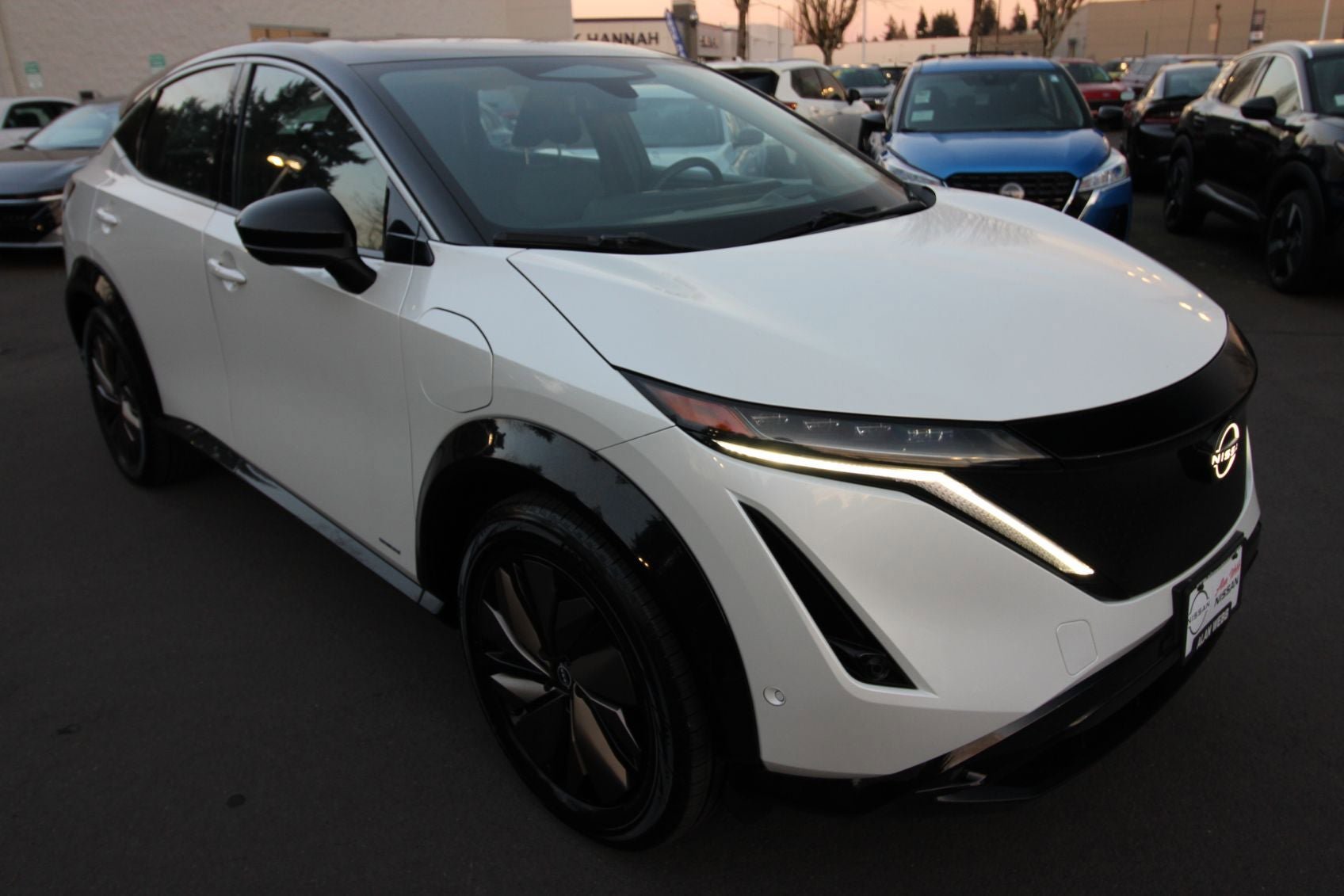 Used 2023 Nissan Ariya FWD image 1