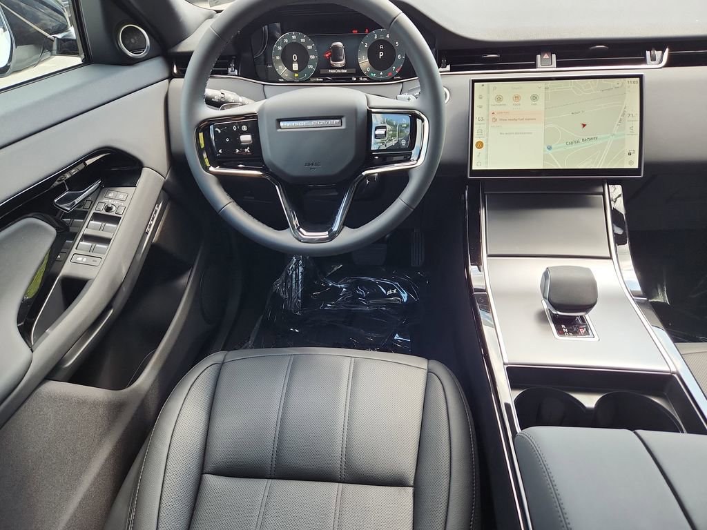 Used 2026 Land Rover Range Rover Evoque S image 4