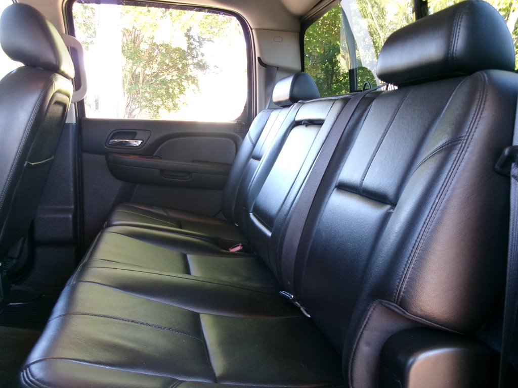 Used 2011 Chevrolet Silverado 2500 LTZ w/ LTZ Plus Package AWD/4WD image 25