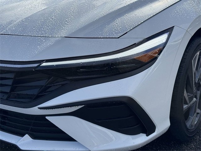 New 2025 Hyundai Elantra SEL image 6