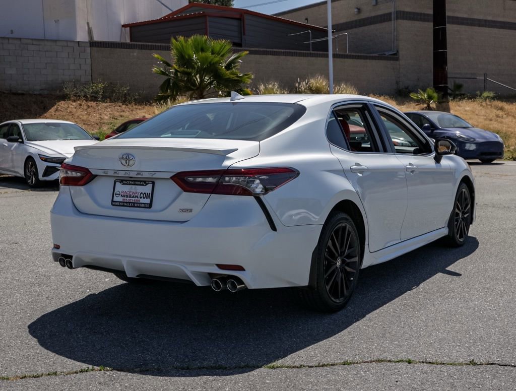 Used 2022 Toyota Camry XSE FWD image 4