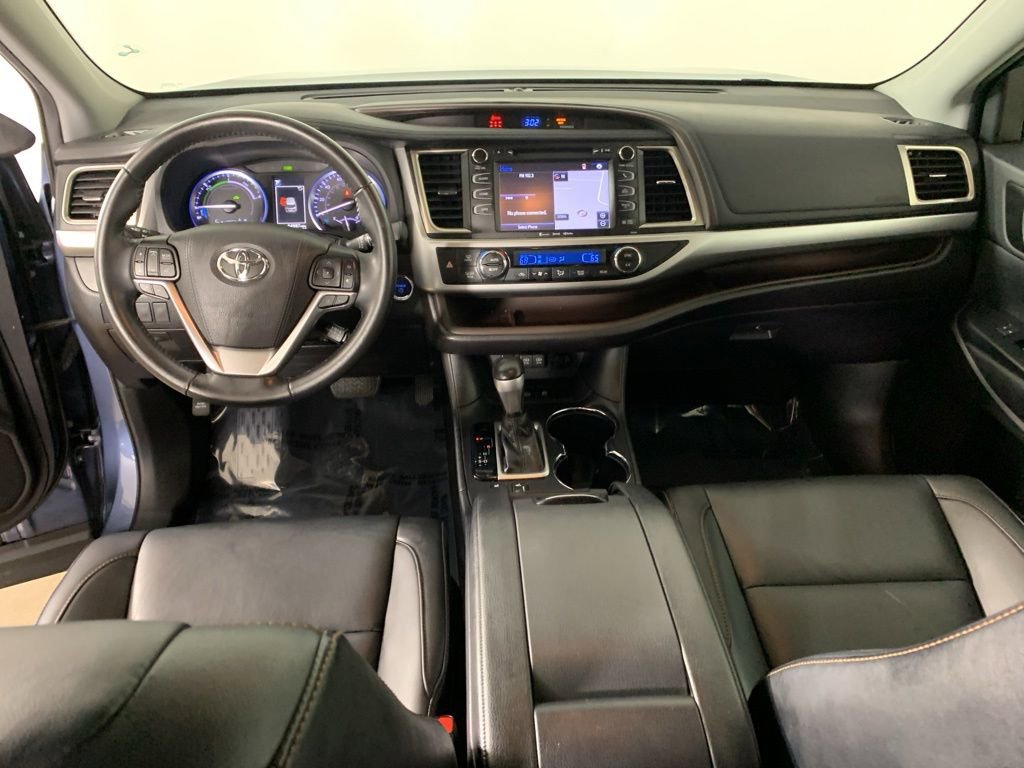 Used 2019 Toyota Highlander XLE AWD/4WD image 35