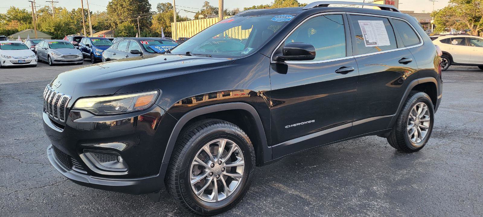 Used 2019 Jeep Cherokee Latitude Plus w/ Cold Weather Group image 3