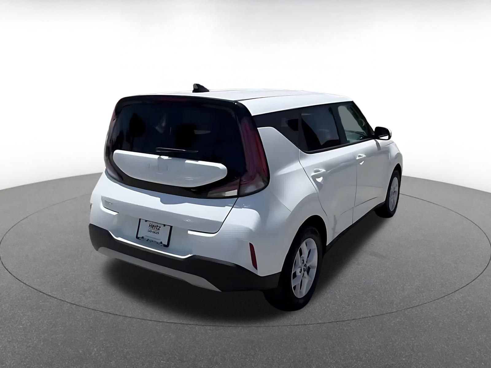 Used 2025 Kia Soul LX w/ LX Technology Package FWD image 15