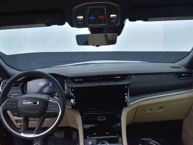 New 2026 Jeep Grand Cherokee Limited w/ Luxury Tech Group II image 10