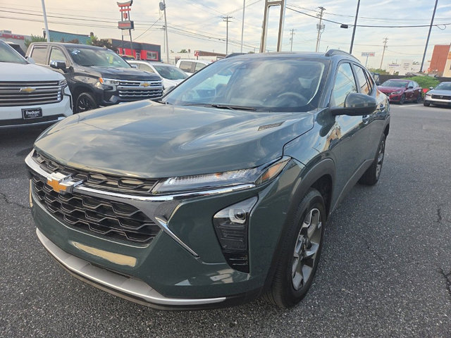 Used 2026 Chevrolet Trax LT FWD image 3