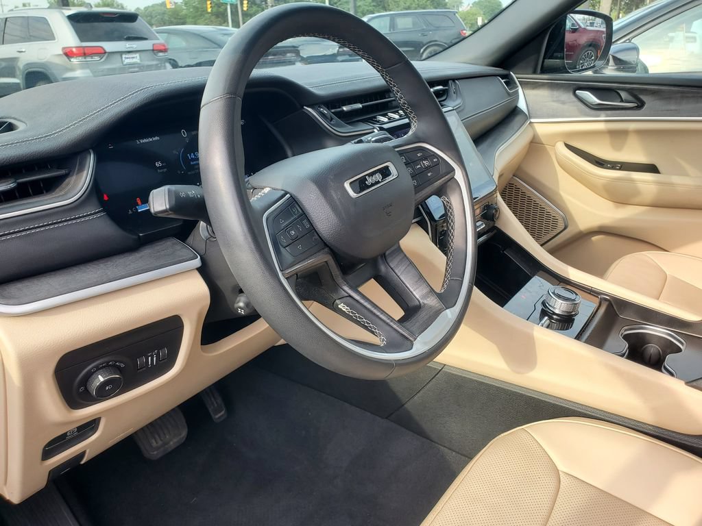 Used 2024 Jeep Grand Cherokee L Limited w/ Luxury Tech Group II AWD/4WD image 12