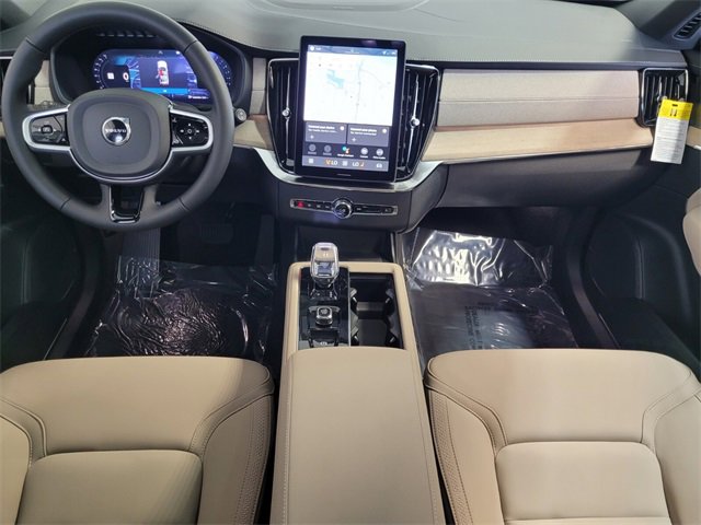 New 2026 Volvo XC90 B6 Plus w/ Protection Package Premier image 8