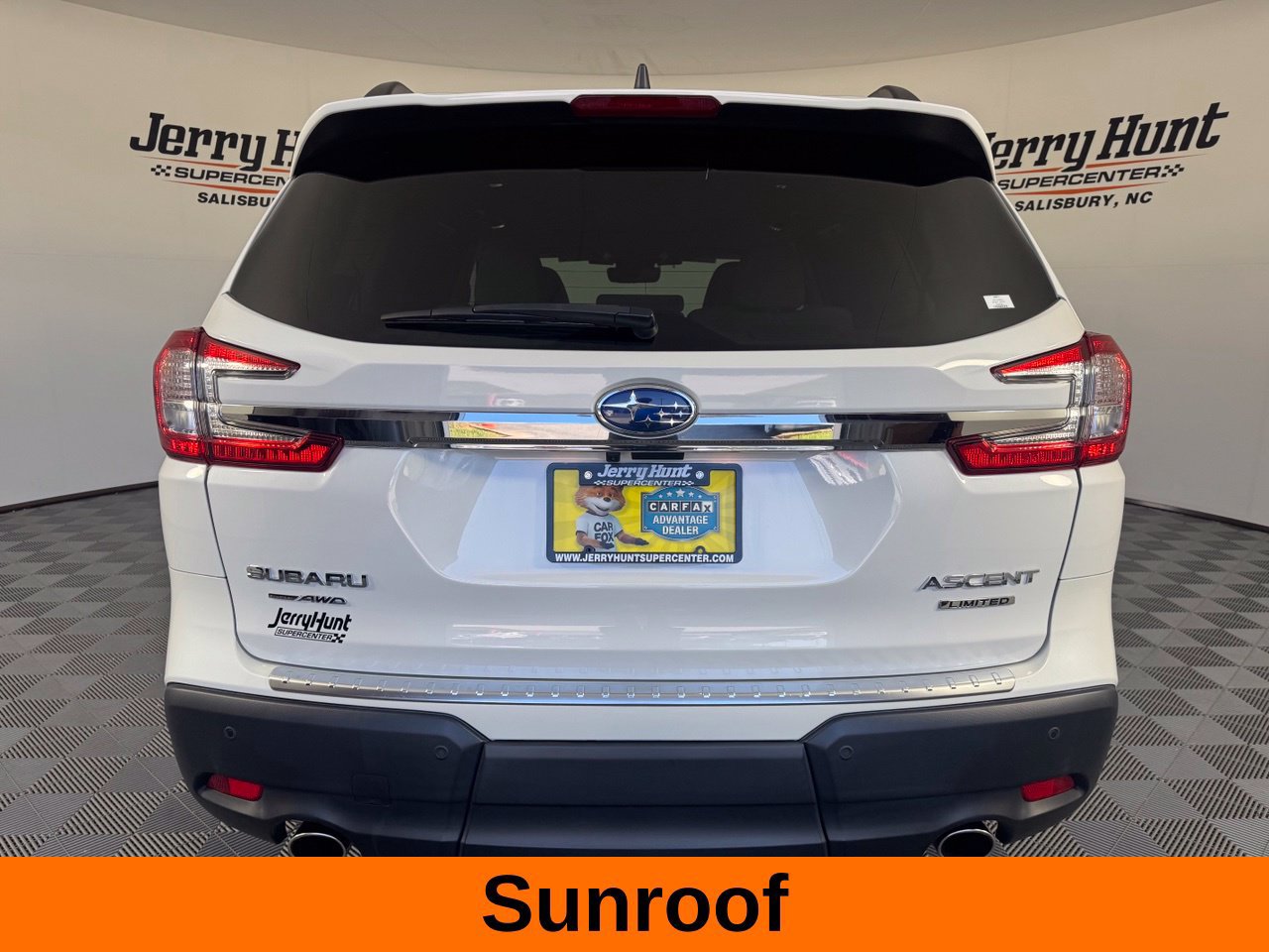 Used 2023 Subaru Ascent Limited w/ Technology Package AWD/4WD image 8