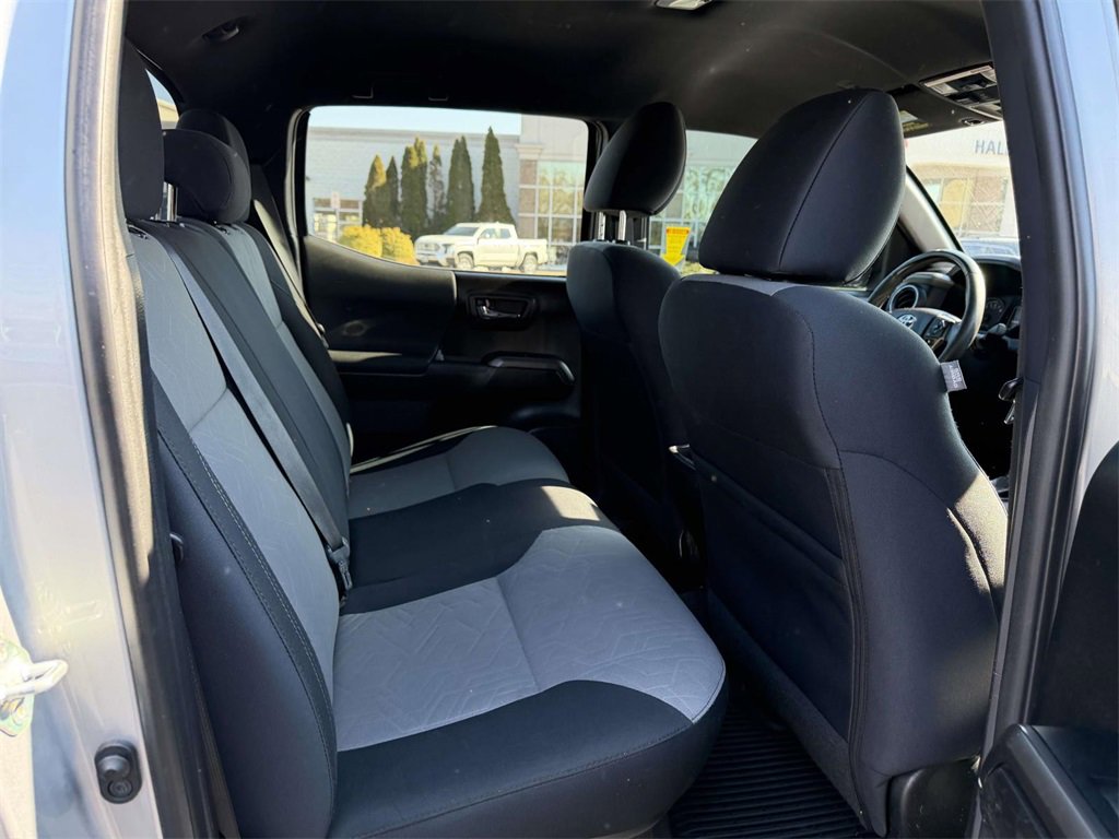 Used 2021 Toyota Tacoma TRD Off-Road image 13