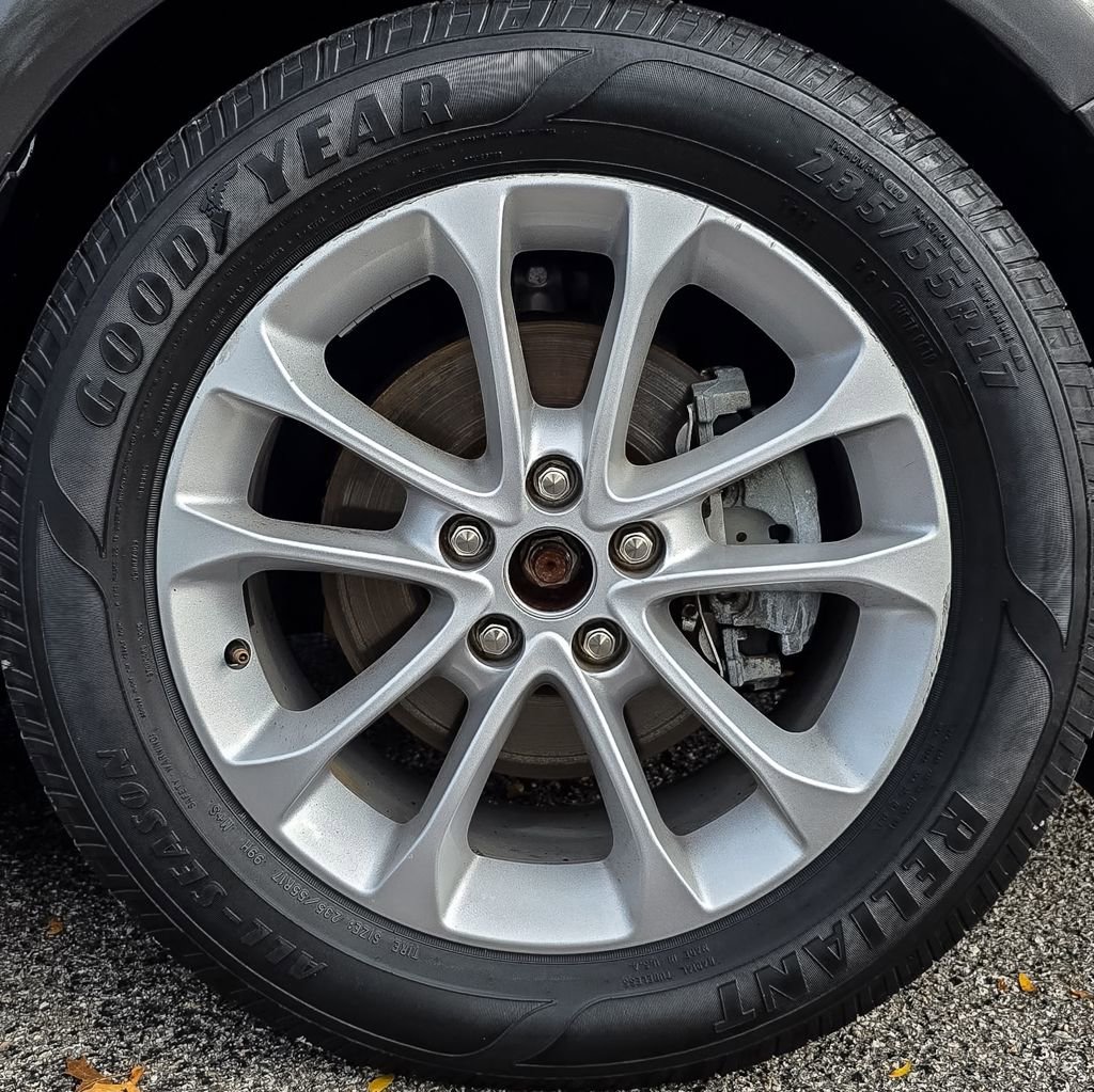 Used 2020 Ford Fusion SE FWD image 33