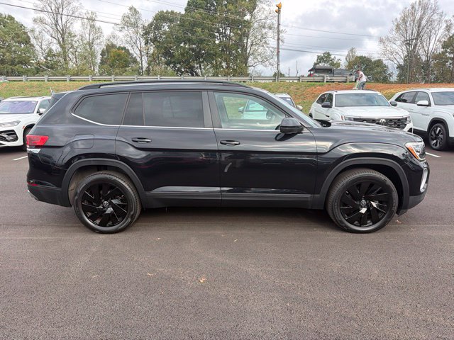 Used 2024 Volkswagen Atlas SE w/ Black Wheel Package AWD/4WD image 1