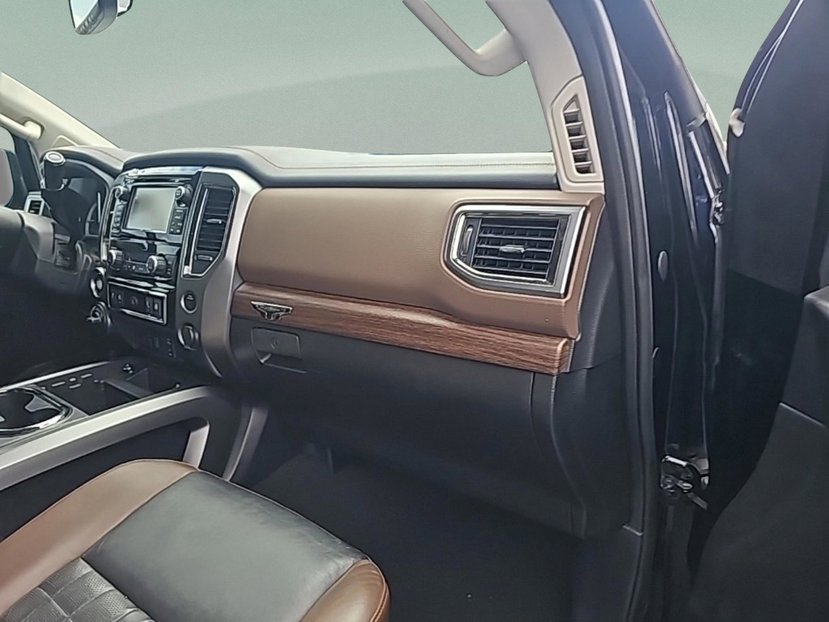 Used 2018 Nissan Titan Platinum Reserve w/ Platinum Utility Package image 25