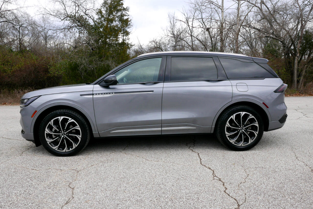 Used 2024 Lincoln Nautilus Reserve image 8