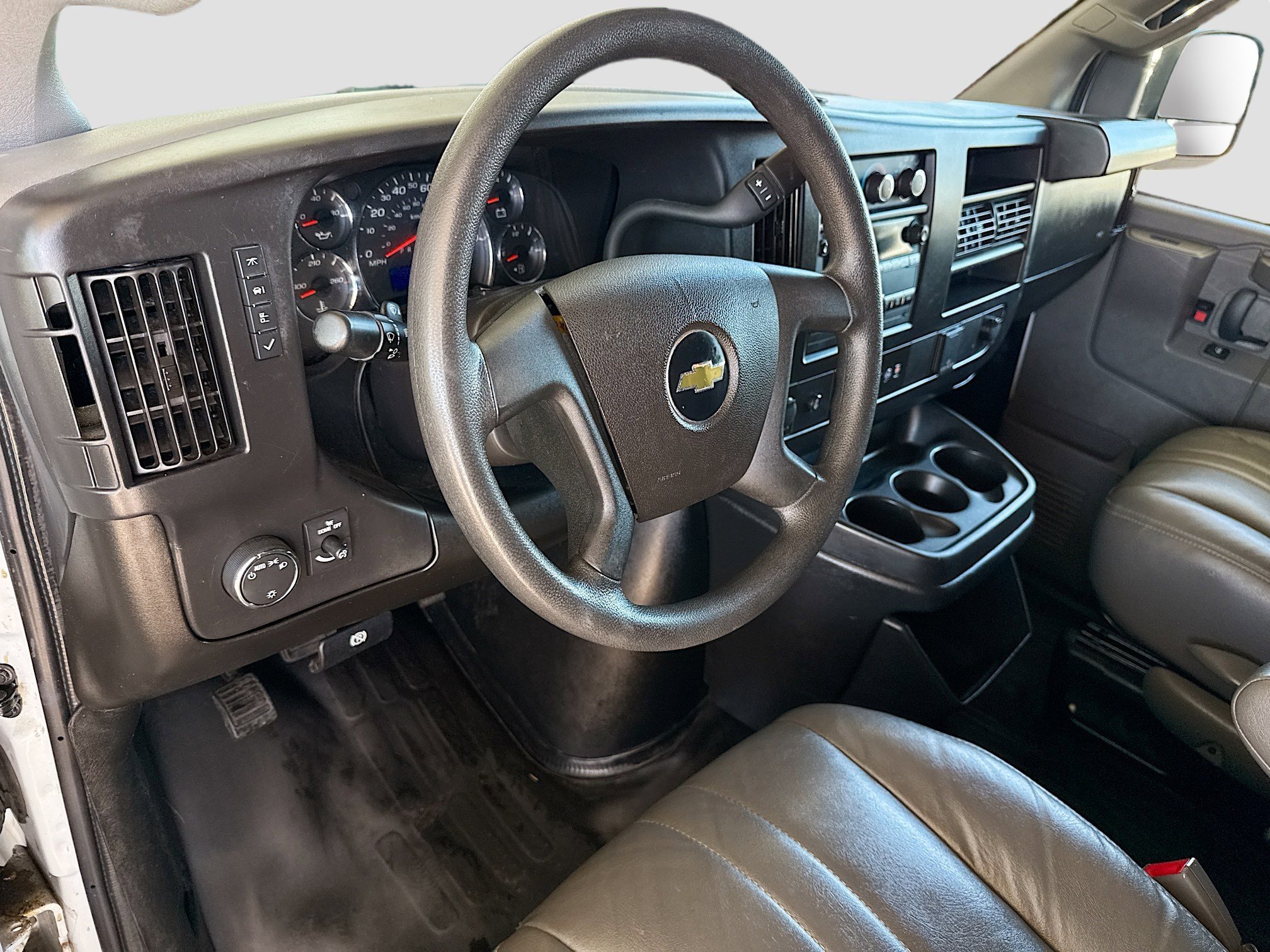 Used 2022 Chevrolet Express 2500 image 19