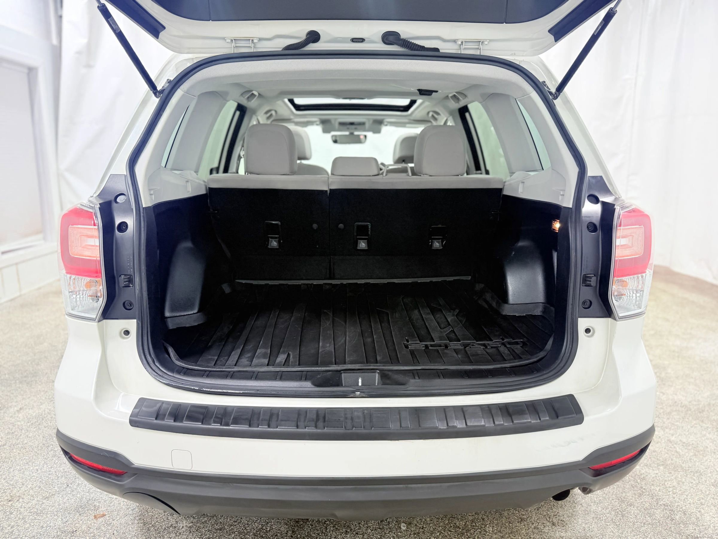 Used 2017 Subaru Forester 2.5i Premium image 37