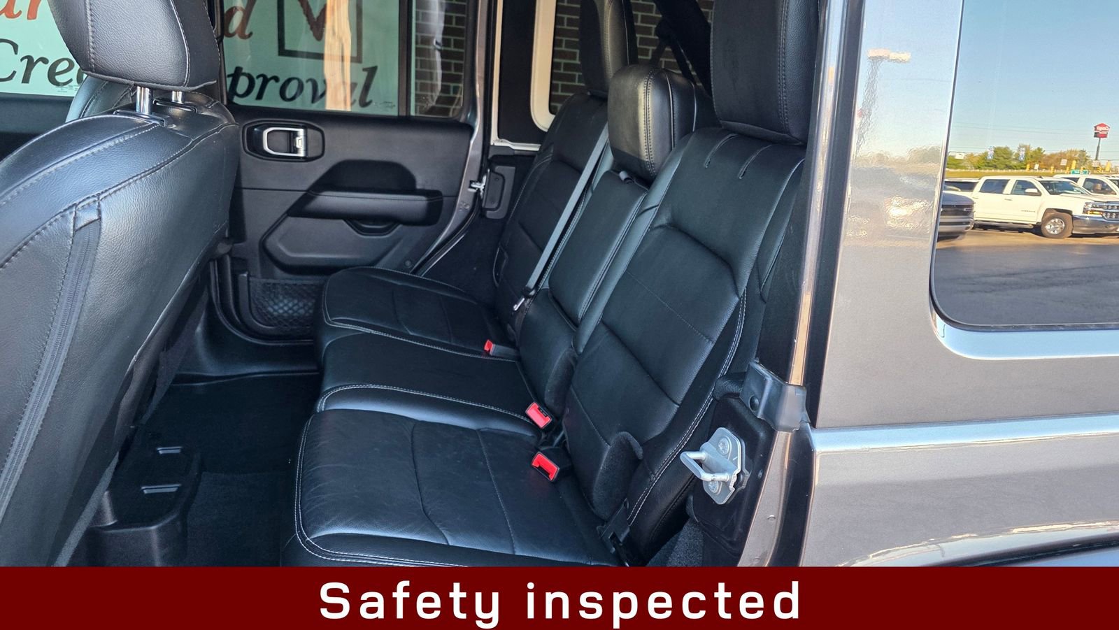 Used 2018 Jeep Wrangler Unlimited Sahara image 11