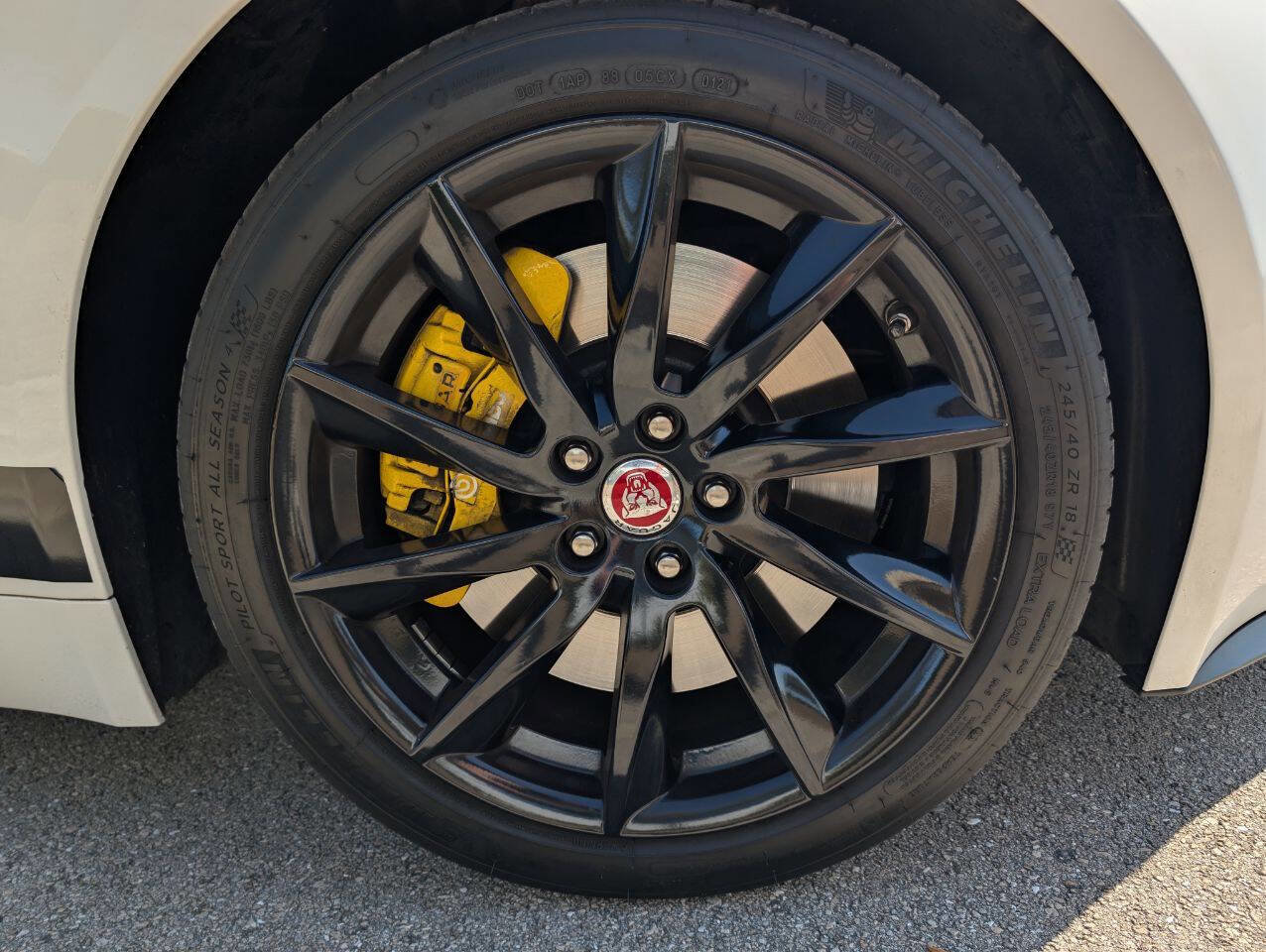 Used 2016 Jaguar F-TYPE Convertible image 25