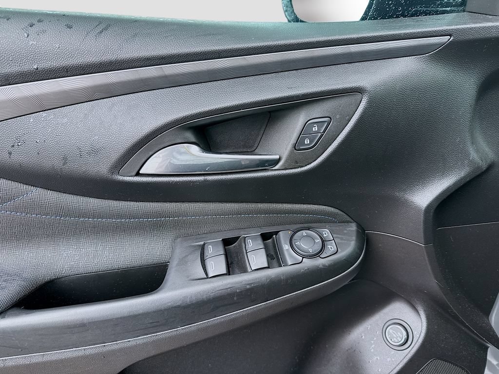 Used 2025 Buick Envista Sport Touring w/ Convenience I Package FWD image 9