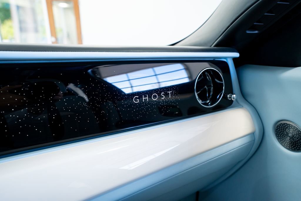 Used 2022 Rolls-Royce Ghost AWD/4WD image 34