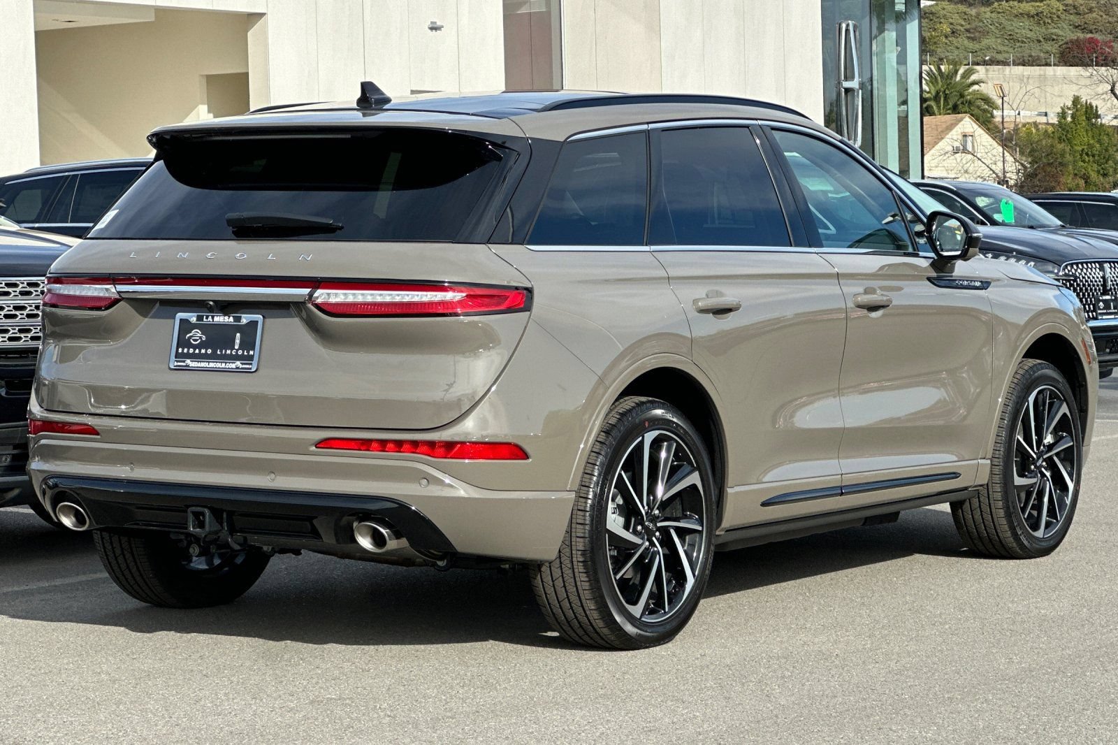 New 2025 Lincoln Corsair Grand Touring w/ Equipment Group 302A AWD/4WD image 3