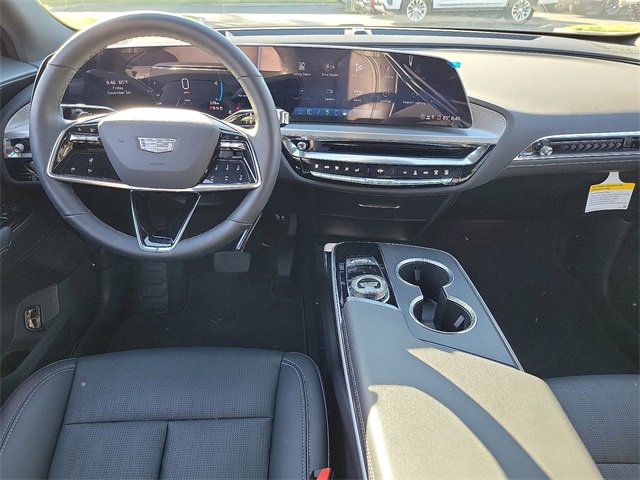 Used 2025 Cadillac Lyriq Sport image 8