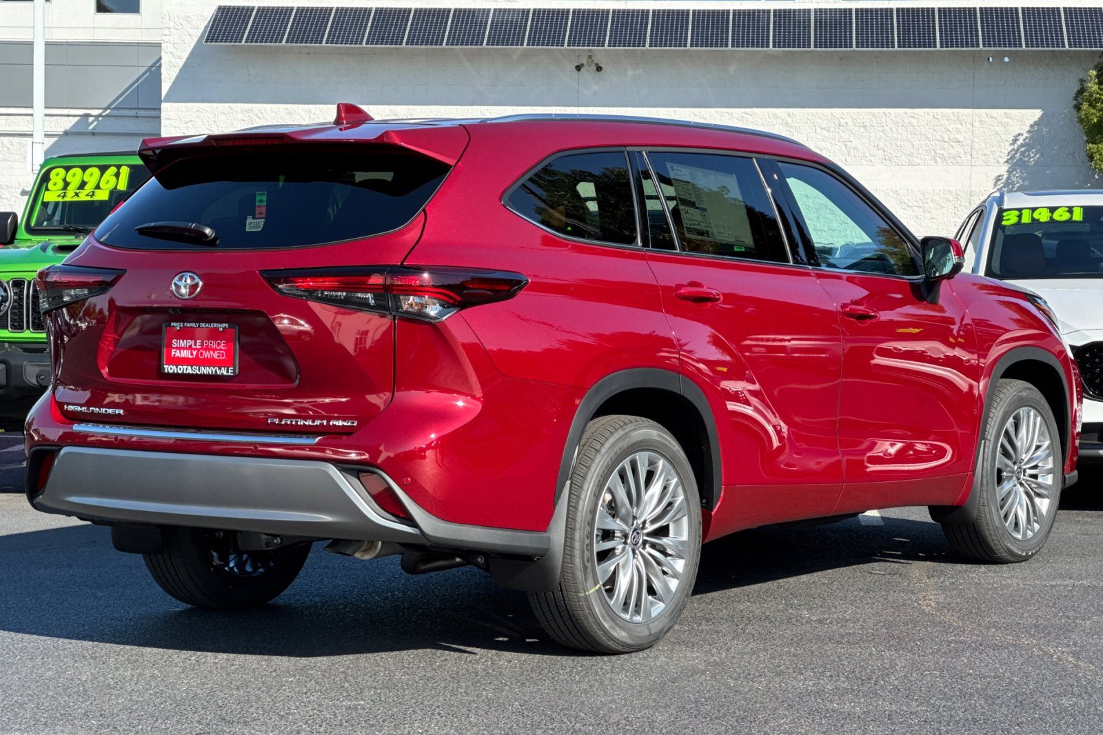 New 2025 Toyota Highlander Platinum image 3