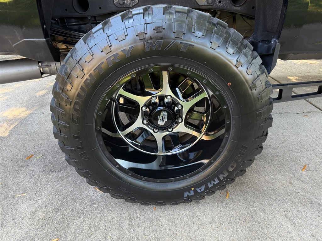 Used 2017 Chevrolet Silverado 2500 LTZ image 40