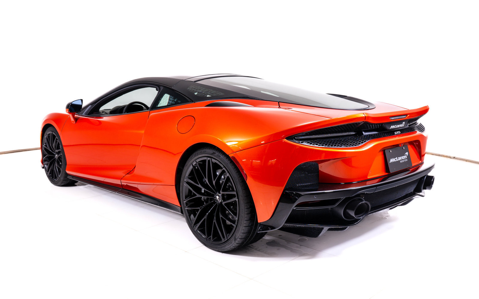 New 2026 McLaren GTS RWD image 3