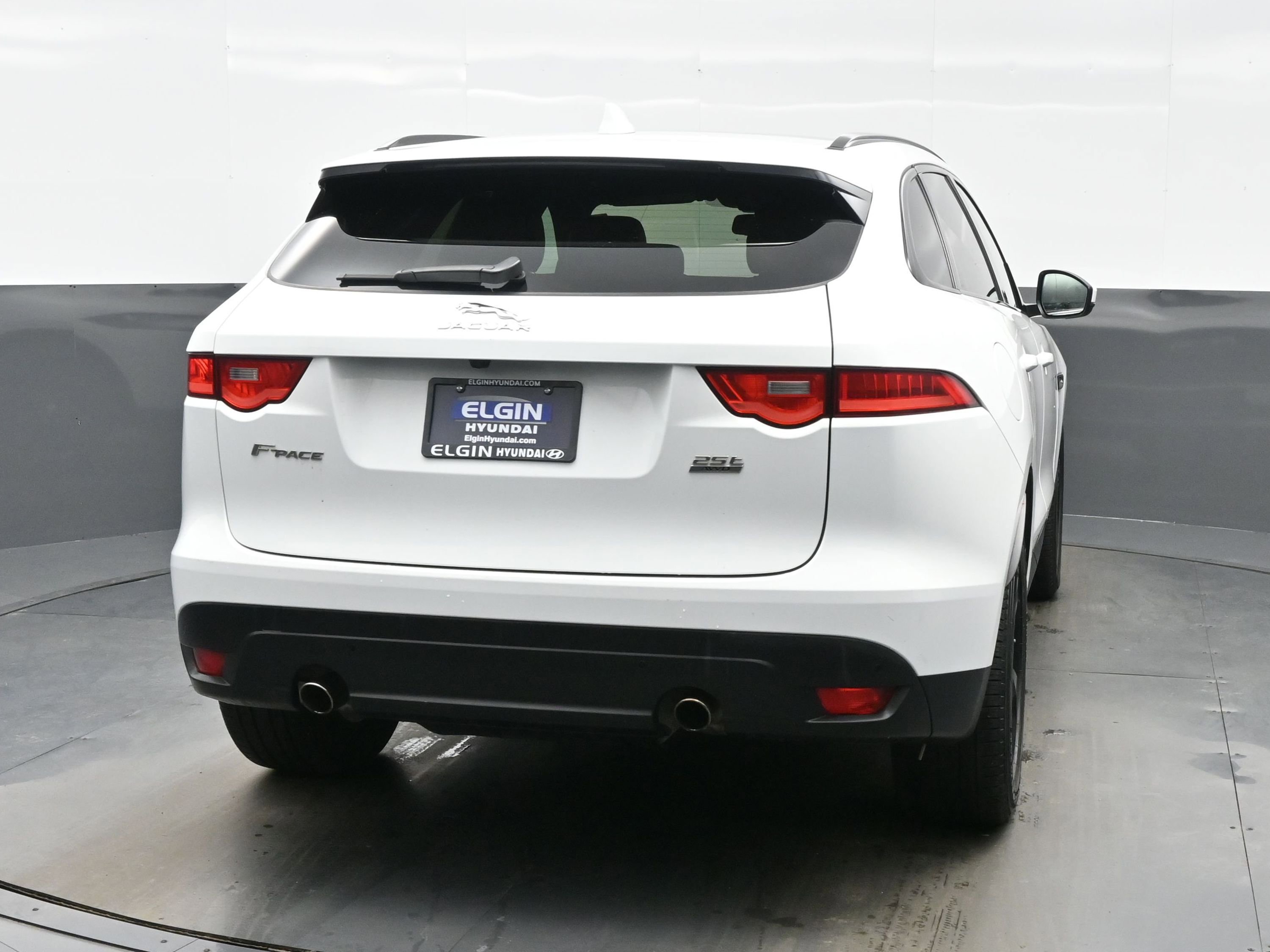 Used 2018 Jaguar F-PACE Premium image 5