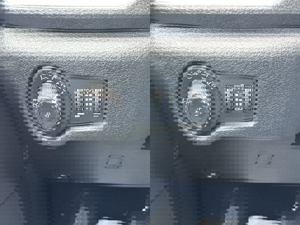 New 2026 Chrysler Pacifica Select image 15