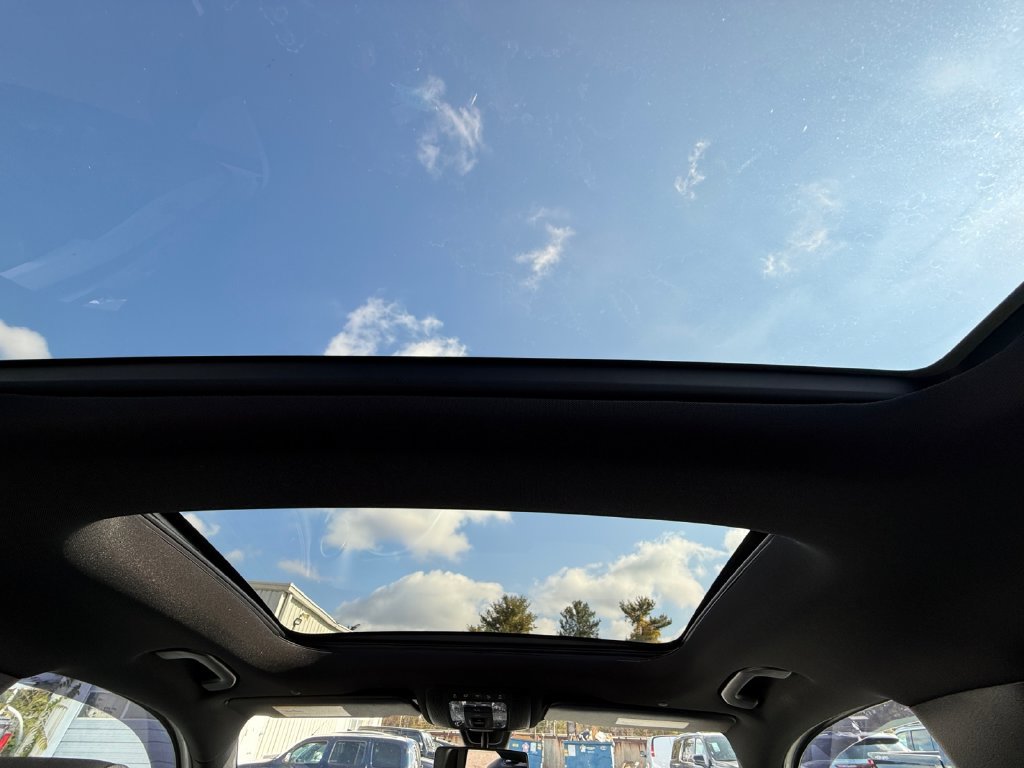 Used 2020 Mercedes-Benz GLB 250 4MATIC image 24