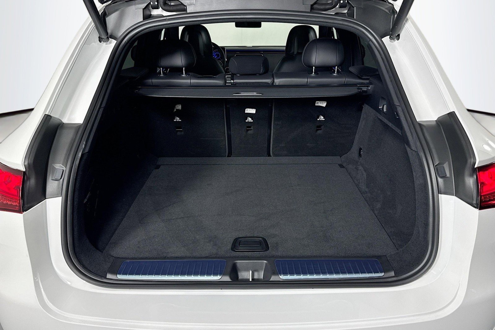 New 2026 Mercedes-Benz EQE 320 4MATIC SUV image 21