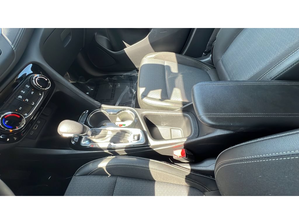 Certified 2022 Buick Encore GX Preferred w/ Cold Weather Comfort Package AWD/4WD image 20