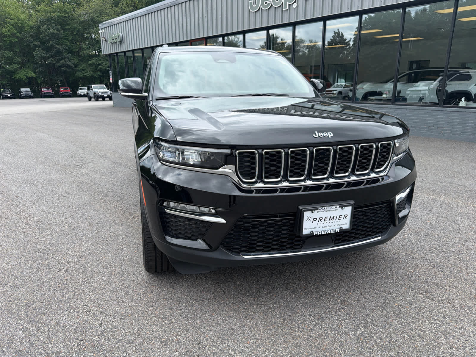 Used 2023 Jeep Grand Cherokee 4WD 4xe image 13