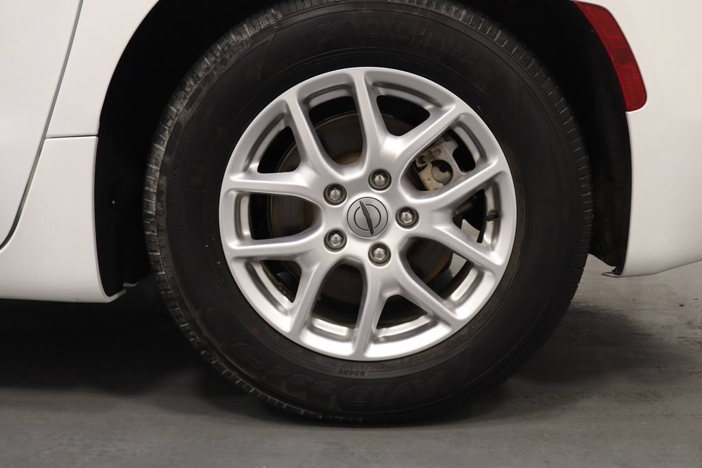 Certified 2023 Chrysler Voyager LX FWD image 27